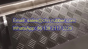 Lençol piso borracha xadrez: Piso emborrachado de alta performance Lençol piso borracha xadrez para uso industrial - Fabricante de piso emborrachado